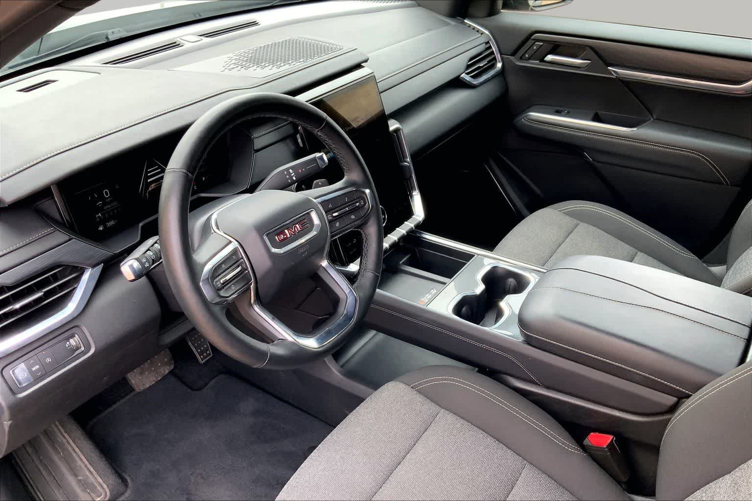 Used 2025 GMC Acadia Elevation FWD image 18