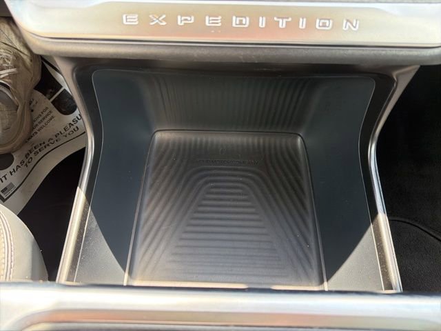 Certified 2025 Ford Expedition Platinum AWD/4WD image 48