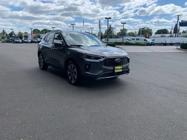 Certified 2025 Ford Escape Platinum AWD/4WD image 11