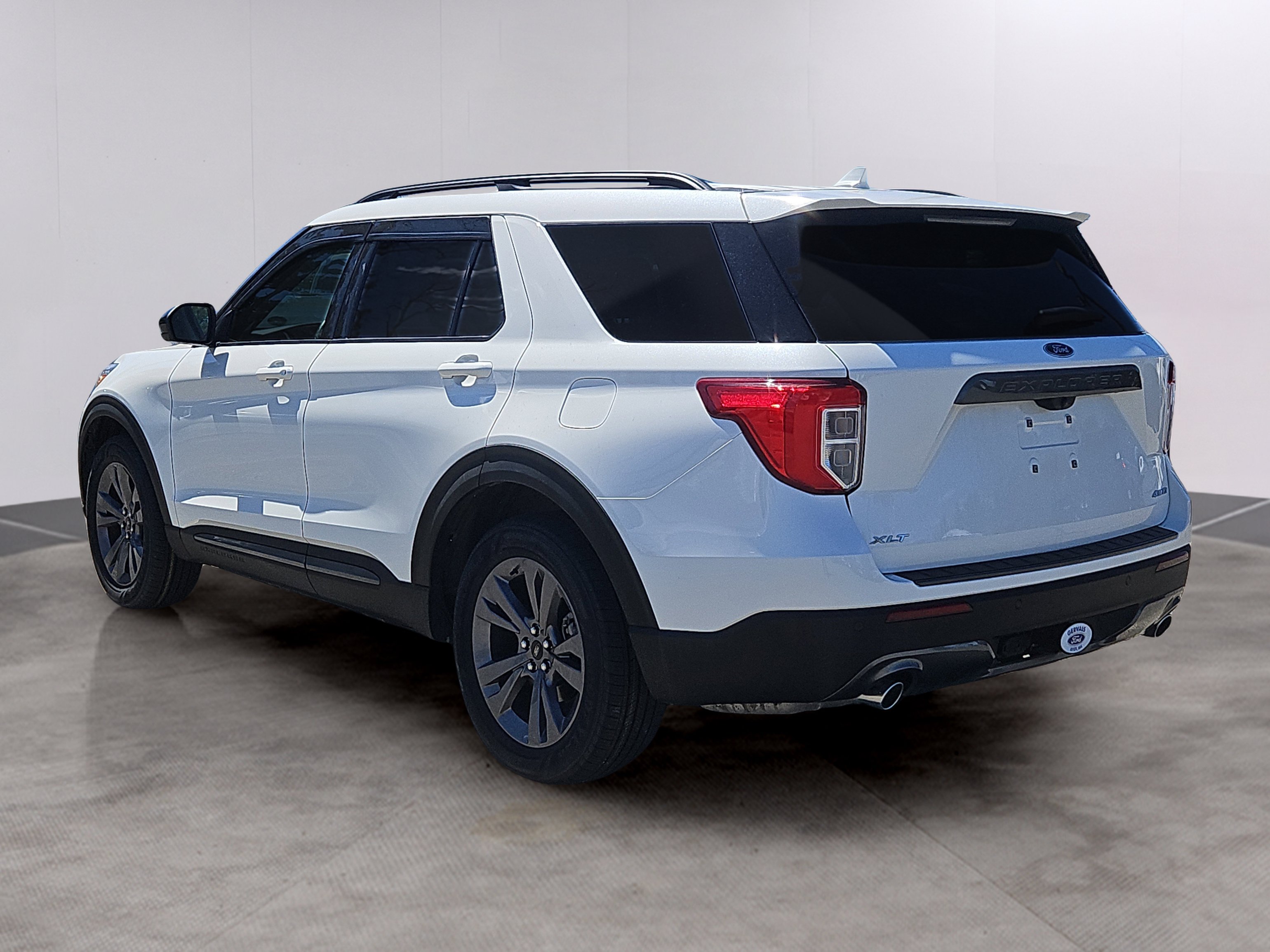 Certified 2023 Ford Explorer XLT w/ Equipment Group 202A AWD/4WD image 27