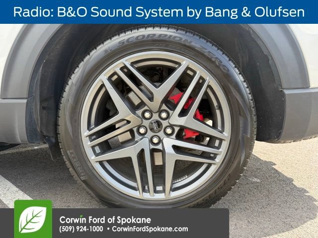 Certified 2025 Ford Explorer ST AWD/4WD image 9