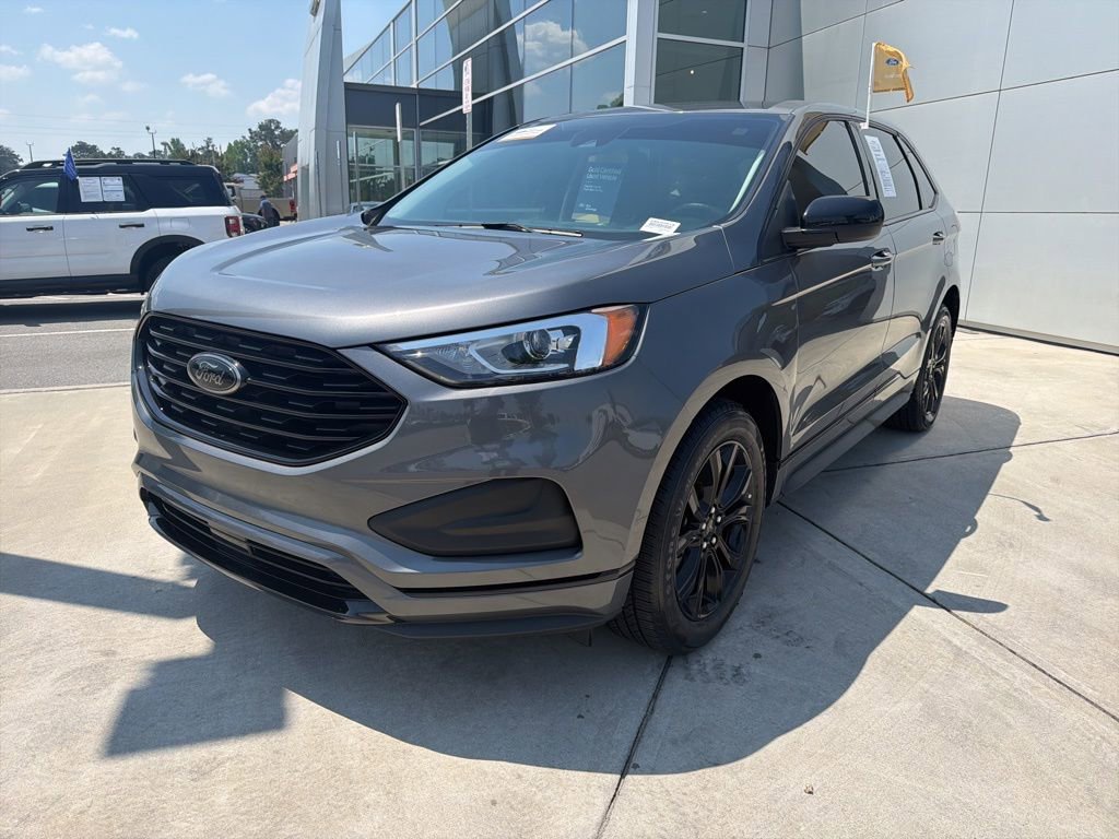 Certified 2023 Ford Edge SE w/ Black Appearance Package AWD/4WD image 4