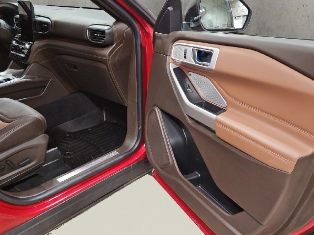 Certified 2021 Ford Explorer King Ranch w/ Premium Technology Package AWD/4WD image 19