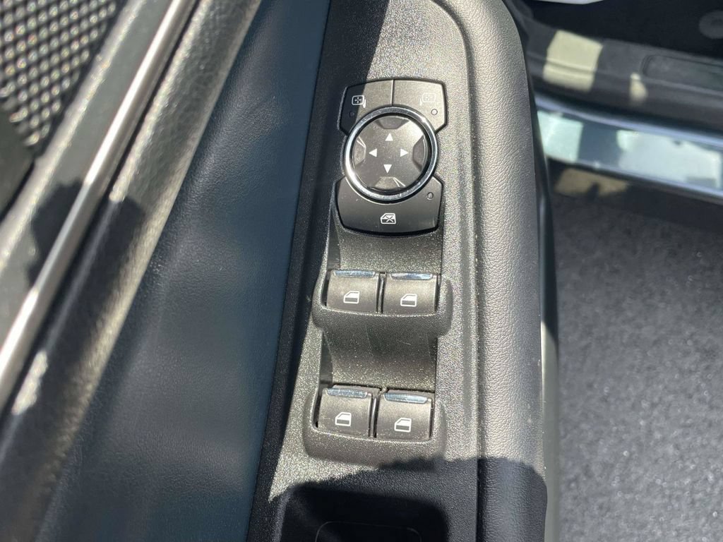 Certified 2022 Ford Edge SEL w/ Sport Appearance Package AWD/4WD image 16