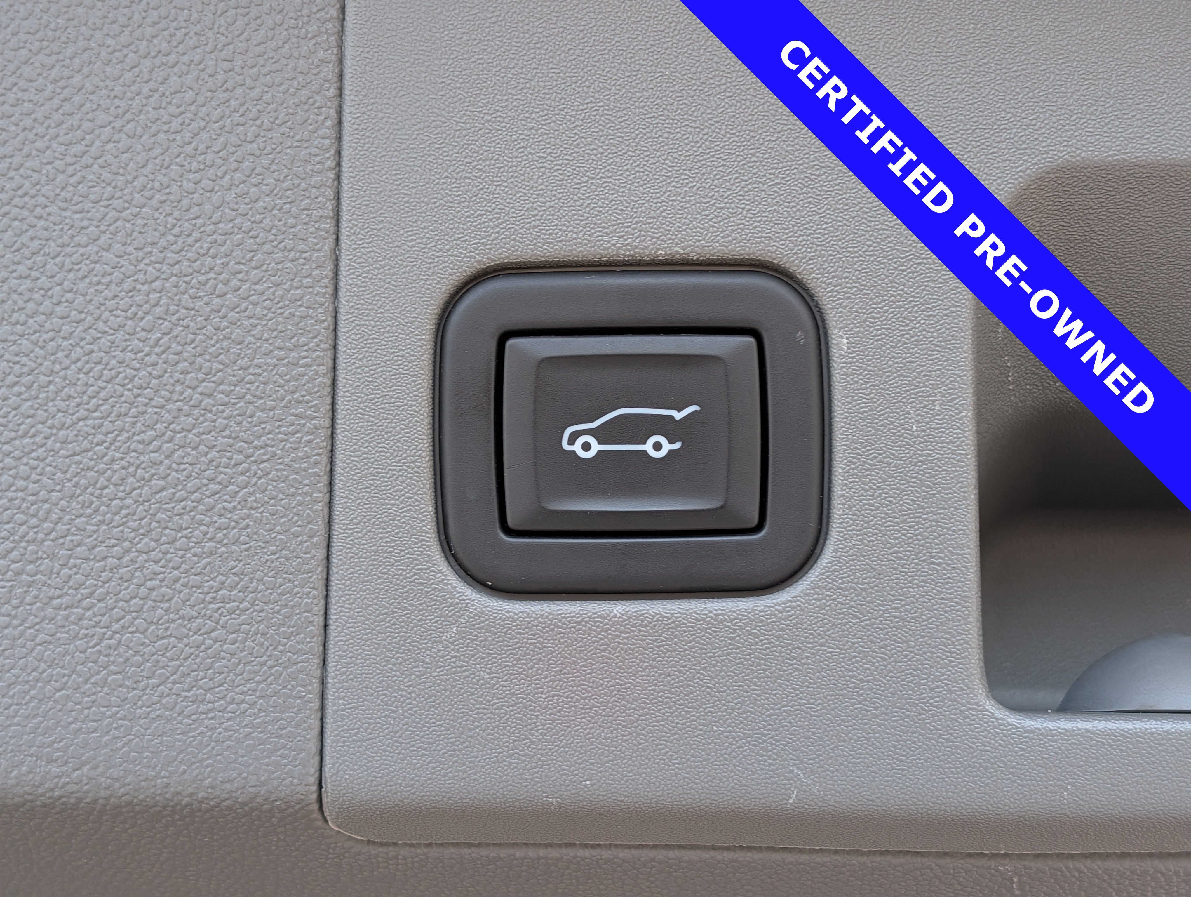 Used 2024 Cadillac XT5 Premium Luxury w/ LPO, Floor Liner Package FWD image 14
