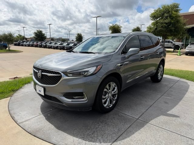 Used 2021 Buick Enclave Avenir w/ Avenir Technology Package FWD image 3