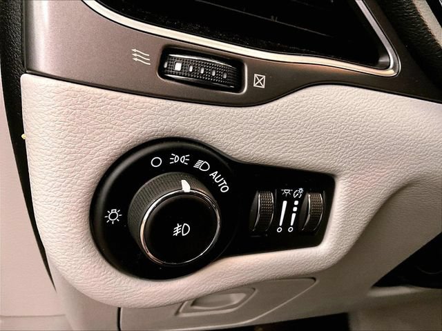 Used 2021 Jeep Cherokee Latitude Lux w/ Sun & Sound Group AWD/4WD image 30