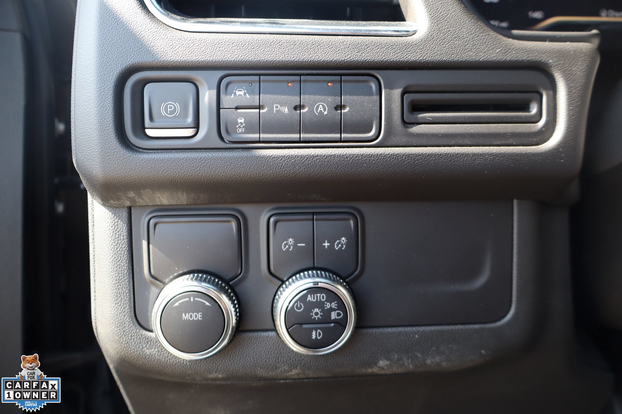 Used 2024 GMC Yukon SLT RWD image 14
