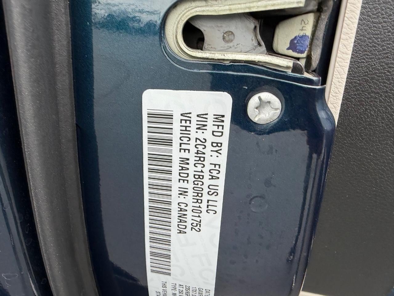 Used 2024 Chrysler Pacifica Touring-L FWD image 26