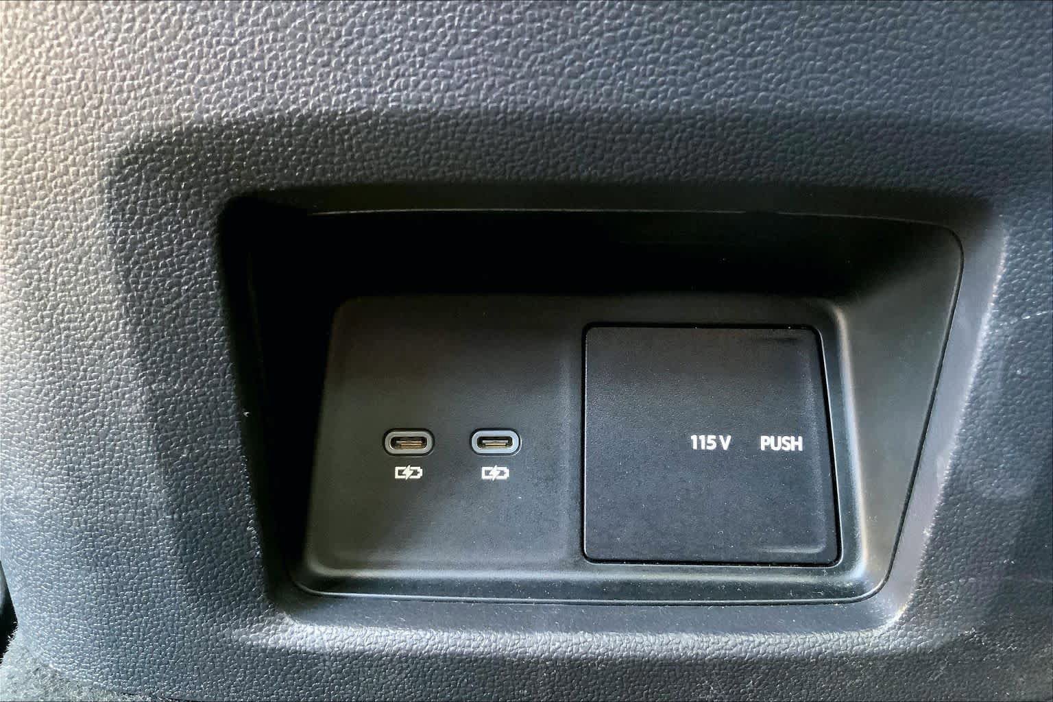 Used 2025 Volkswagen Atlas SEL Premium R-Line AWD/4WD image 33