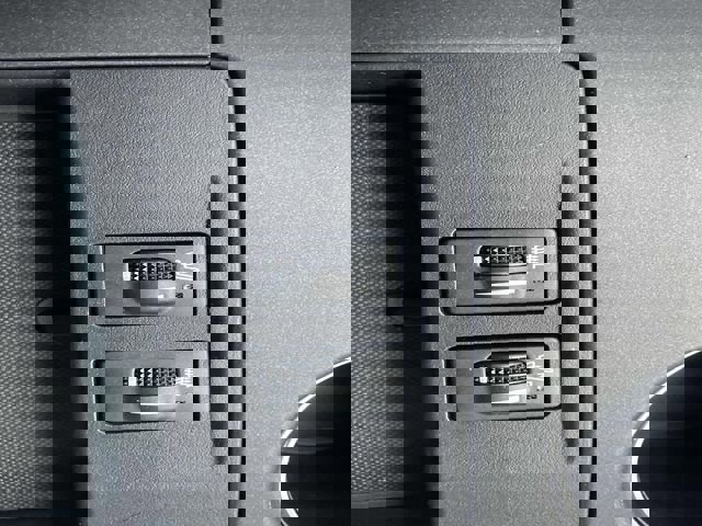 Used 2017 Toyota Camry XLE image 30