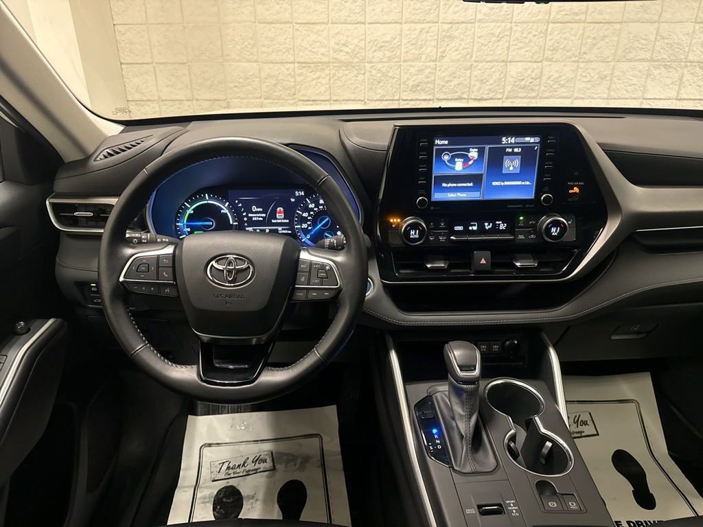 Used 2020 Toyota Highlander XLE image 19