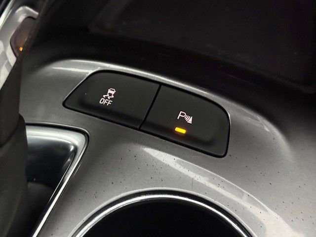 Used 2021 Chevrolet Malibu LT FWD image 24