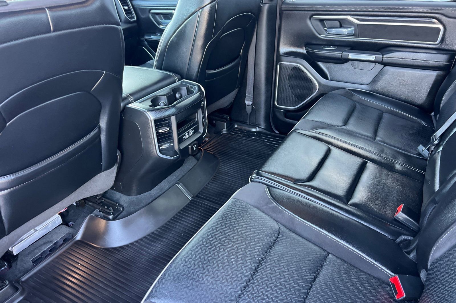 Used 2023 RAM 1500 Laramie RWD image 13