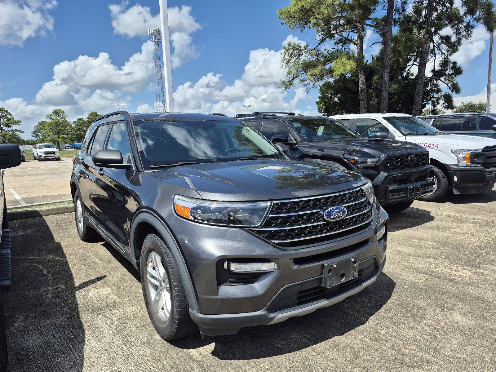 Certified 2020 Ford Explorer XLT w/ Equipment Group 202A RWD image 12