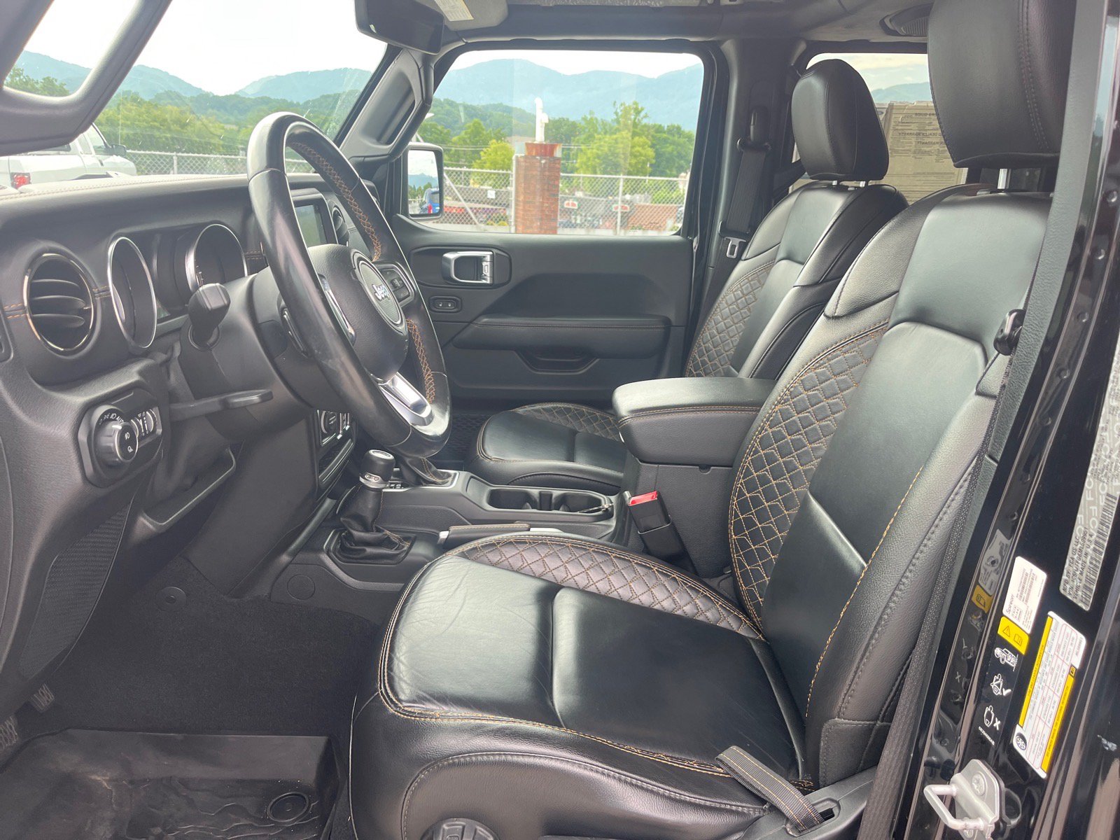 Used 2021 Jeep Gladiator Overland AWD/4WD image 18