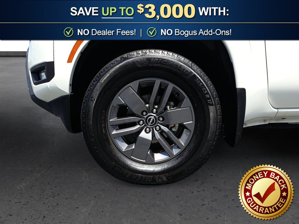 Used 2025 Nissan Frontier SV w/ SV Convenience Package RWD image 13