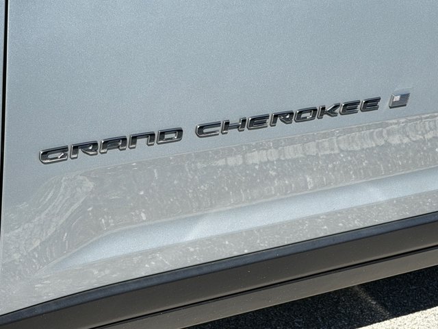 Used 2023 Jeep Grand Cherokee L Limited w/ Trailer Tow Group (B) AWD/4WD image 7