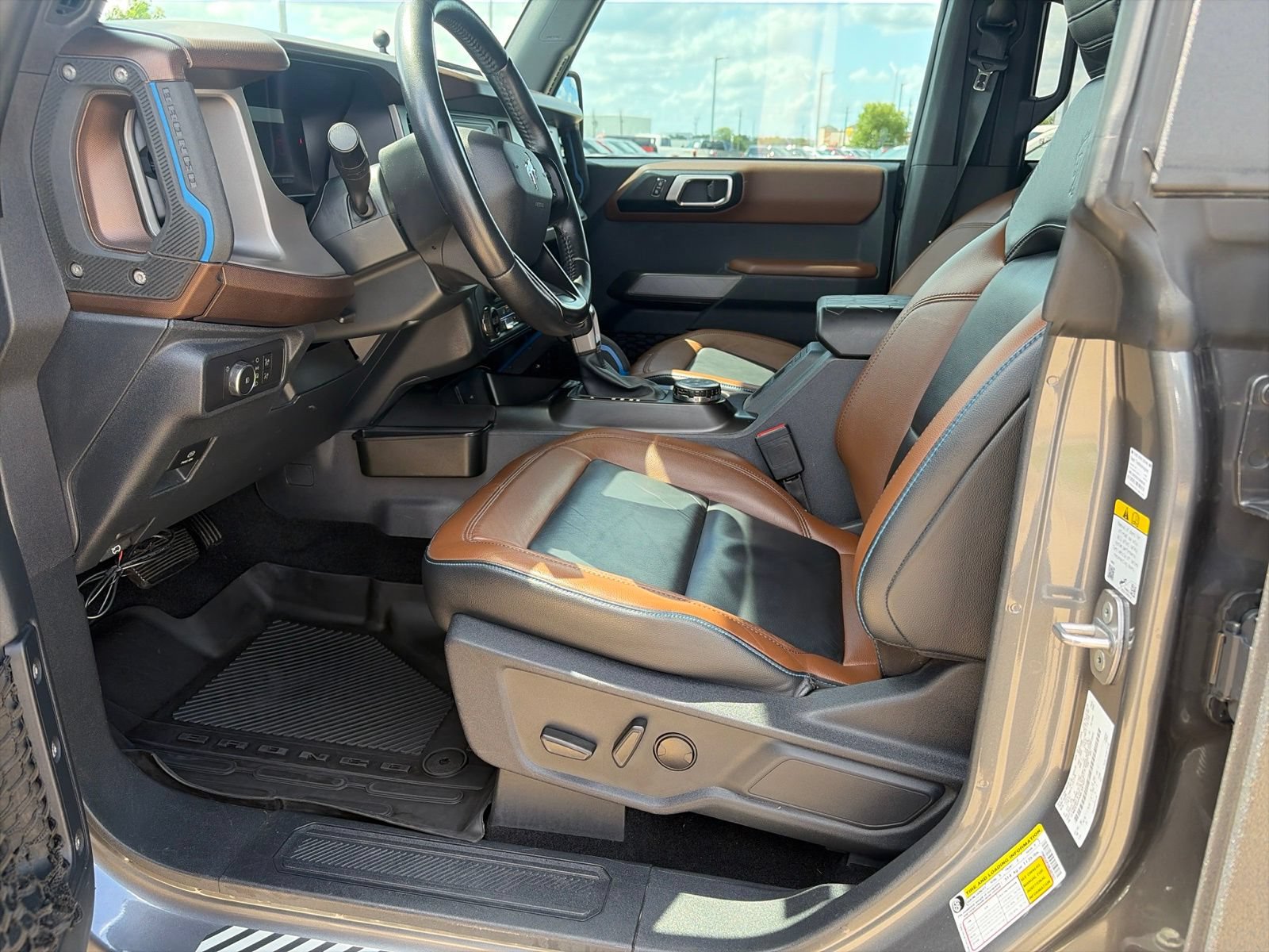 Certified 2021 Ford Bronco Outer Banks w/ Sasquatch Package AWD/4WD image 12
