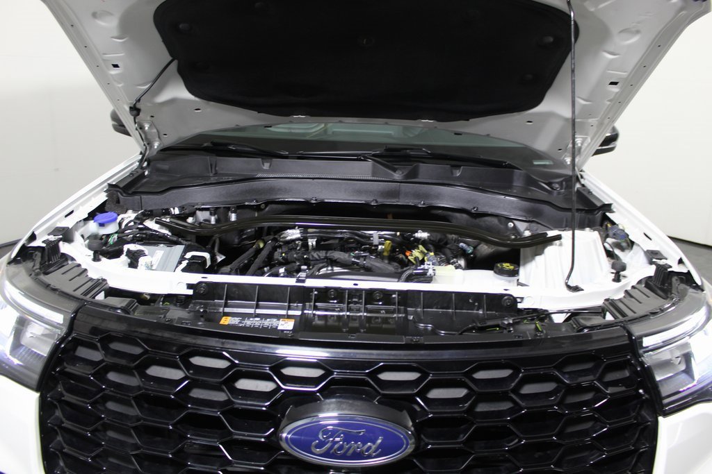 Certified 2025 Ford Explorer ST-Line w/ ST-Line Street Pack image 7