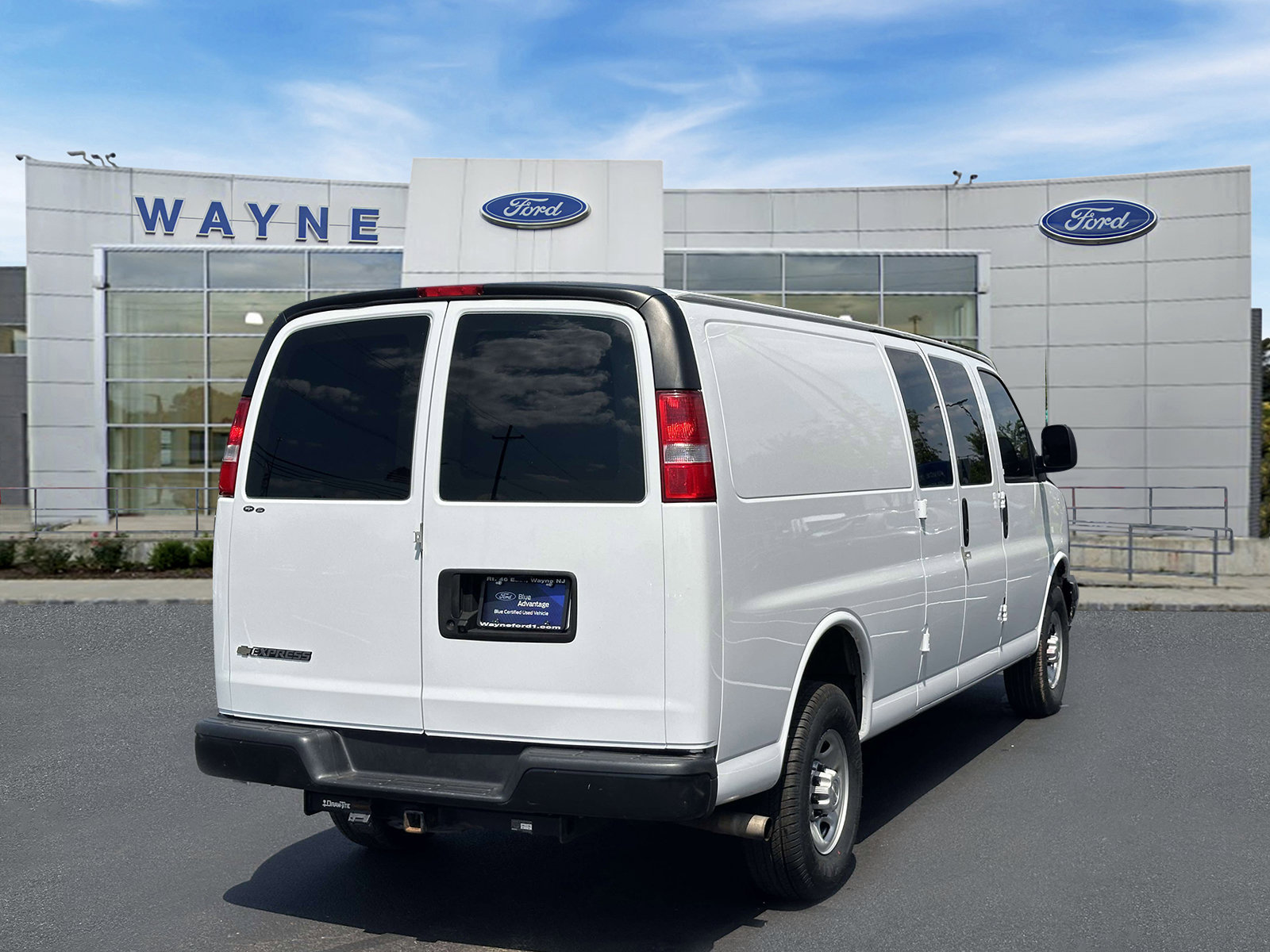 Used 2022 Chevrolet Express 2500 Extended w/ Driver Convenience Package RWD image 5