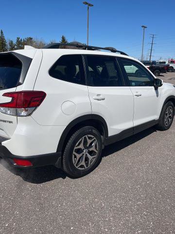 Used 2019 Subaru Forester Premium AWD/4WD image 17