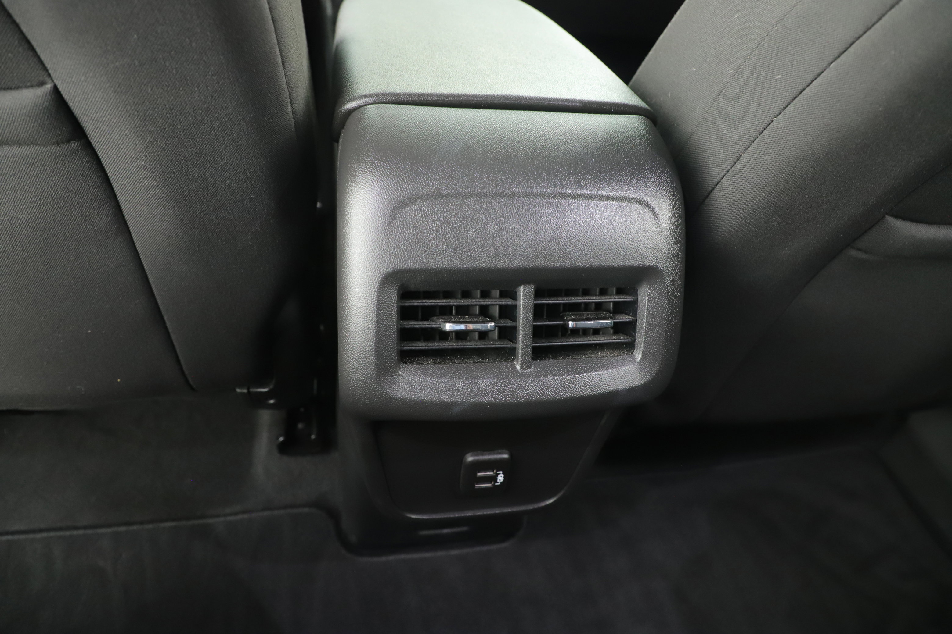 Used 2020 Chevrolet Equinox LT image 24