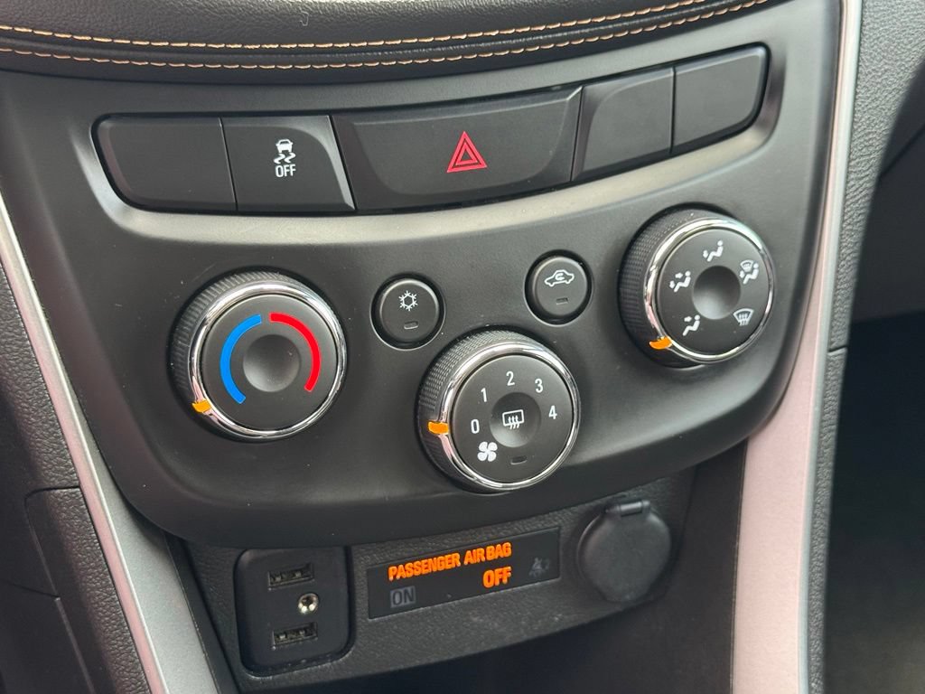 Used 2018 Chevrolet Trax LS AWD/4WD image 29