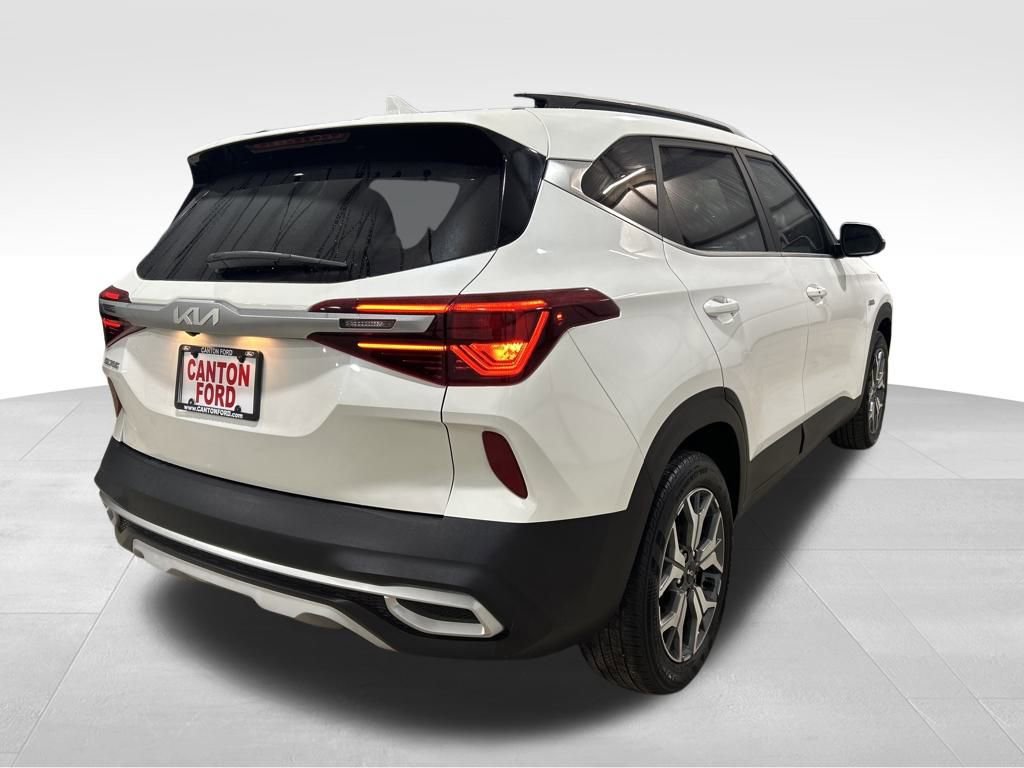 Used 2022 Kia Seltos EX image 5