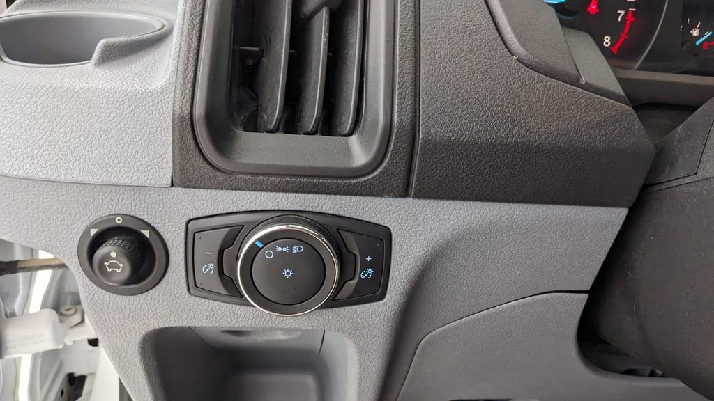 Certified 2018 Ford Transit 150 XL image 21