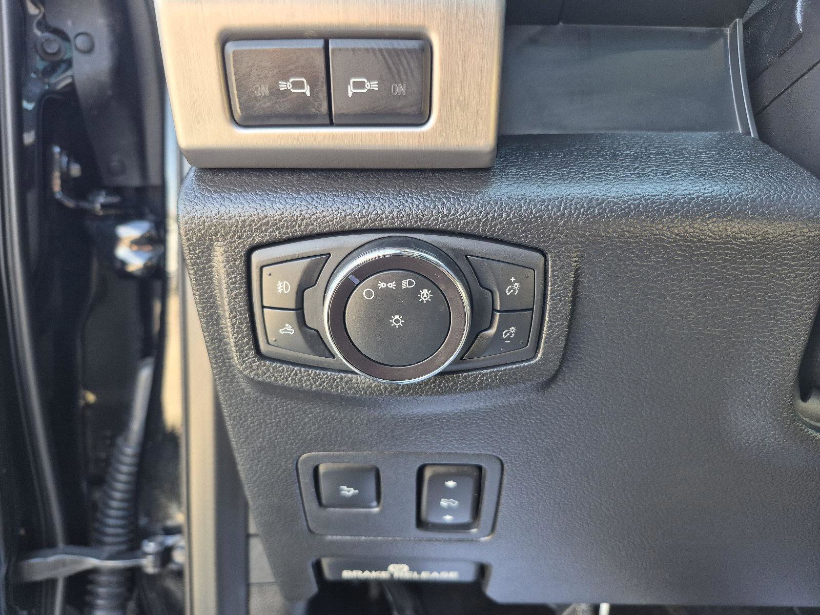 Certified 2018 Ford F350 Platinum w/ Platinum Ultimate Package image 19