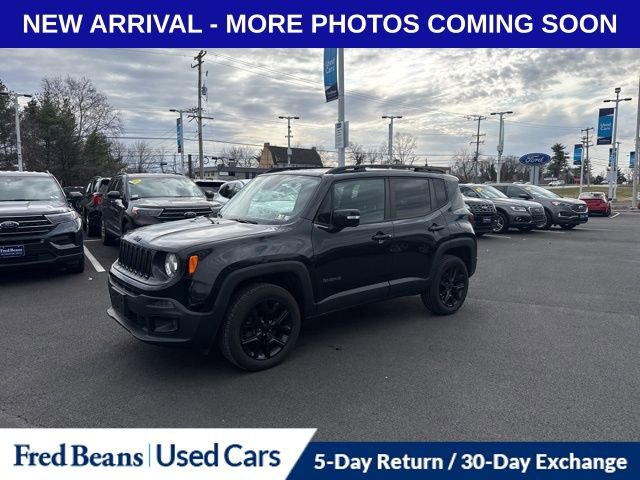 Used 2017 Jeep Renegade Altitude AWD/4WD image 3