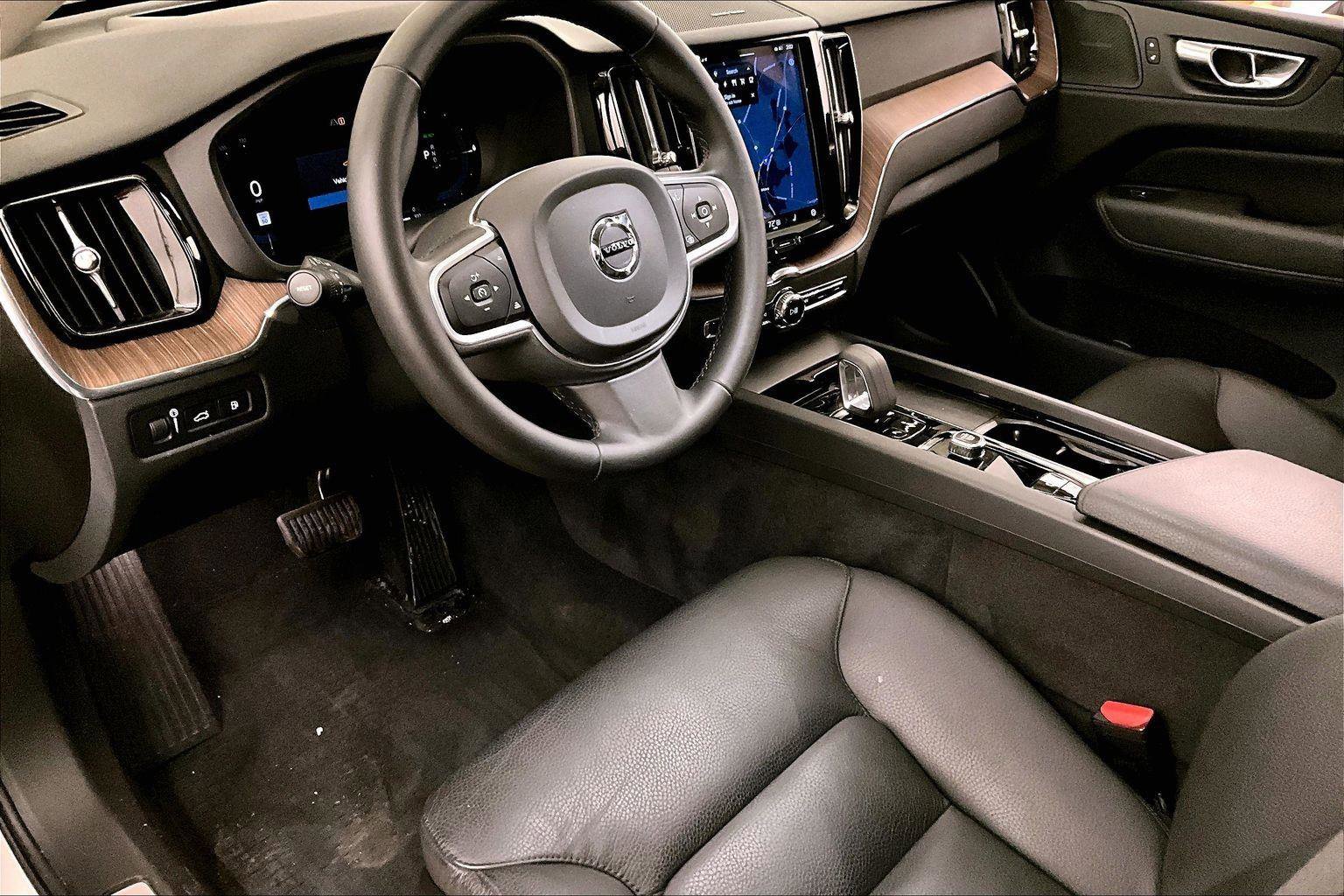 Used 2022 Volvo XC60 T8 Inscription Expression w/ Advanced Package image 12