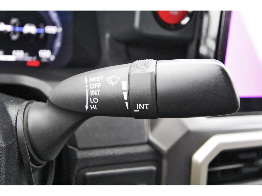Used 2025 Toyota Tacoma TRD Off-Road AWD/4WD image 17