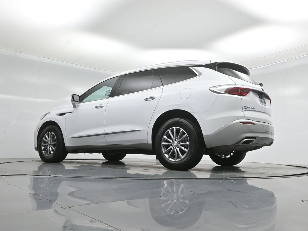 Used 2024 Buick Enclave Premium image 21