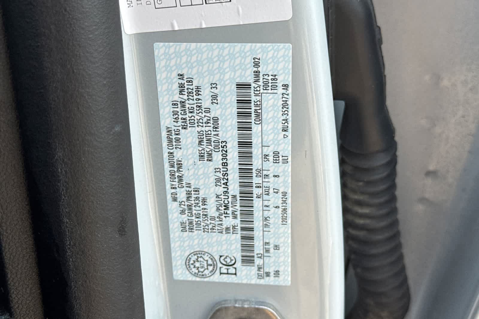 Certified 2025 Ford Escape Platinum AWD/4WD image 29