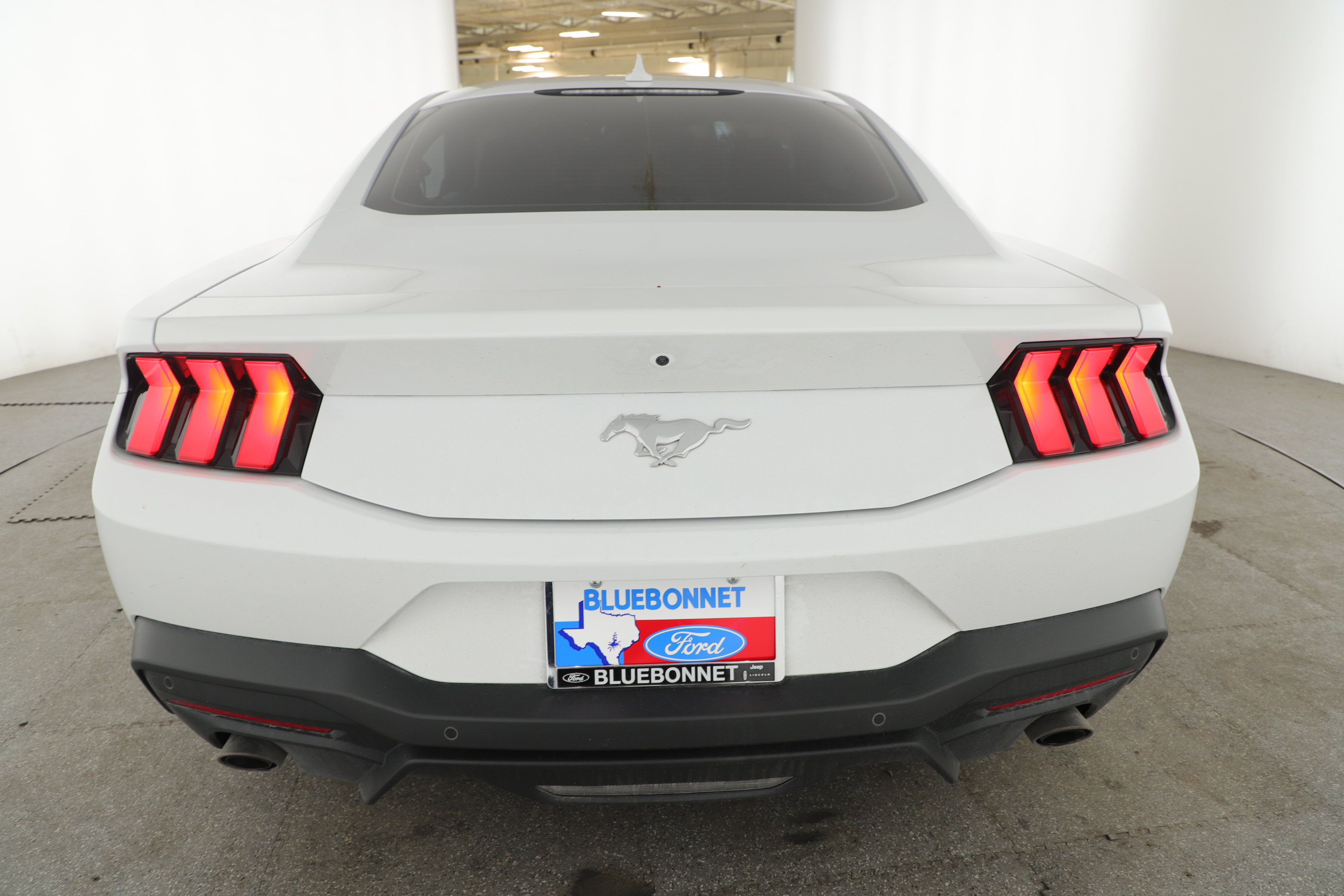 Certified 2024 Ford Mustang Coupe RWD image 4