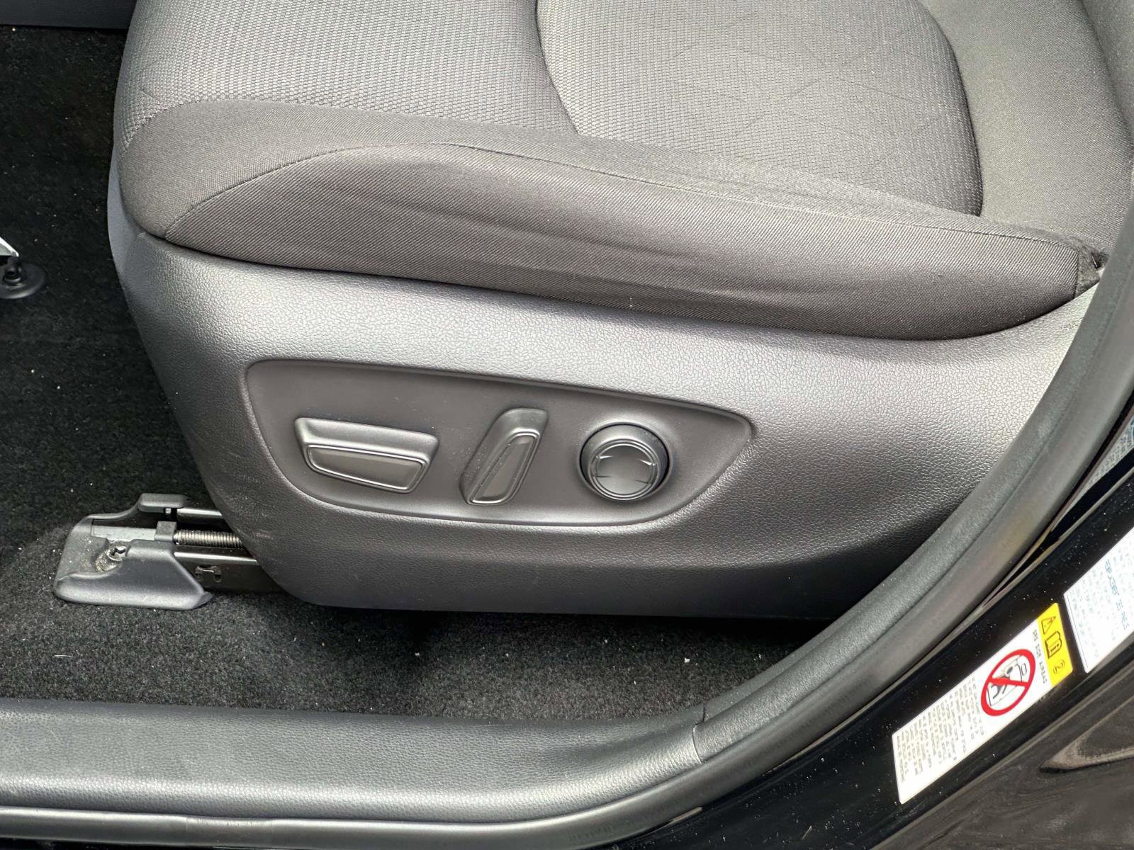 Used 2019 Toyota RAV4 XLE image 16