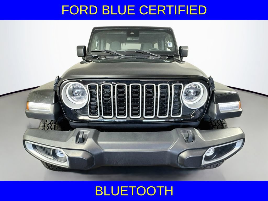 Used 2025 Jeep Wrangler Unlimited Sahara AWD/4WD image 3