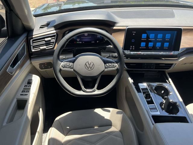 Used 2024 Volkswagen Atlas SE w/ Black Wheel Package FWD image 16