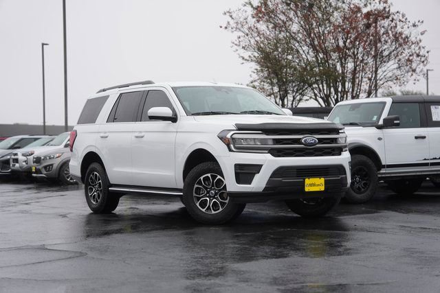 Certified 2023 Ford Expedition XLT image 2