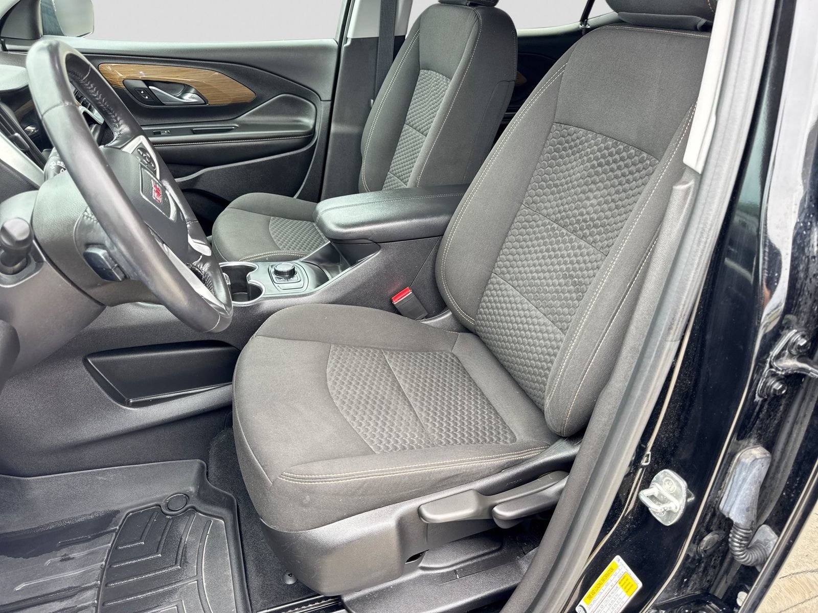 Used 2020 GMC Terrain SLE FWD image 17