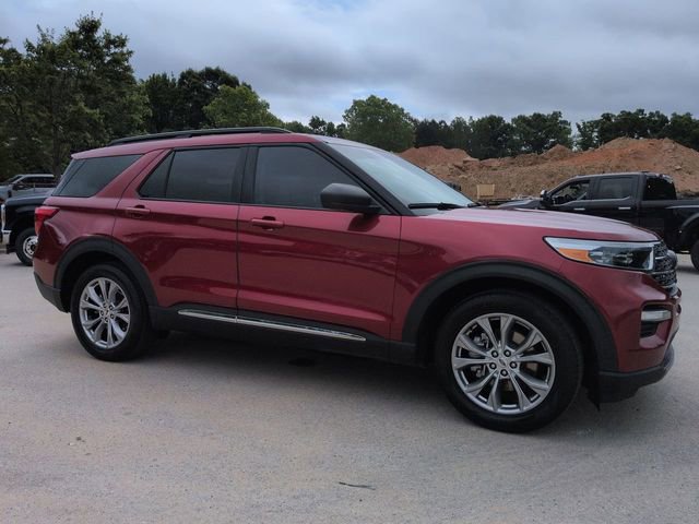 Certified 2023 Ford Explorer XLT w/ Equipment Group 202A RWD image 2