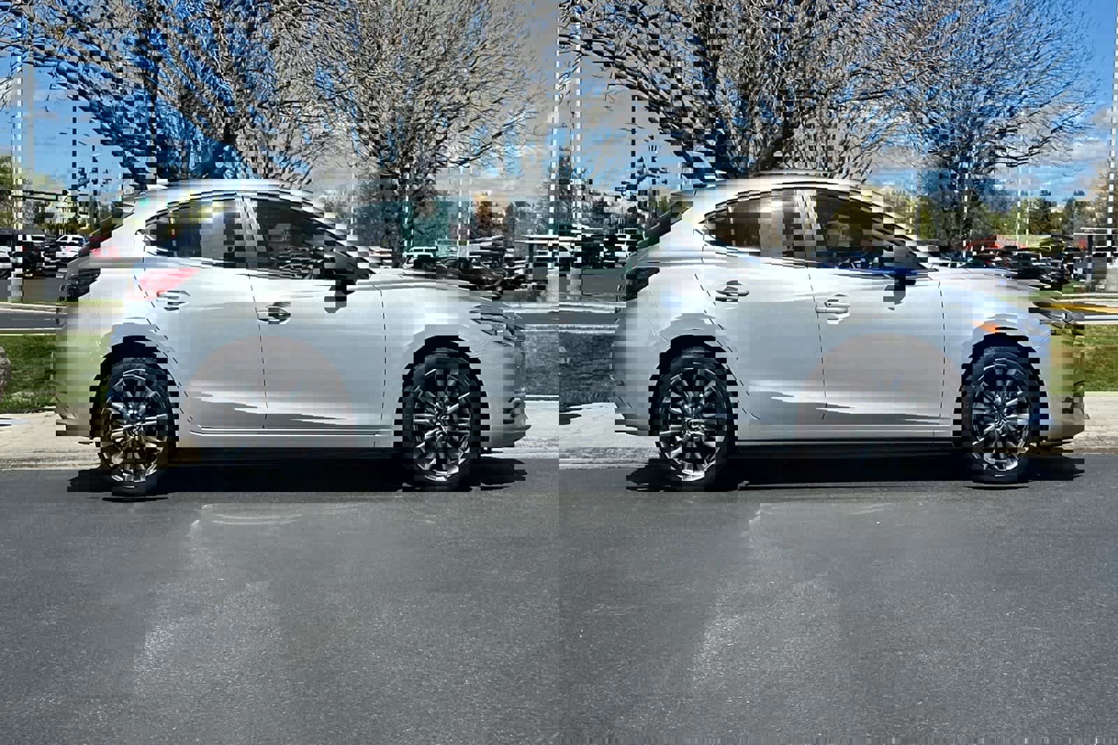 Used 2018 MAZDA MAZDA3 Grand Touring w/ Premium Equipment Package image 6