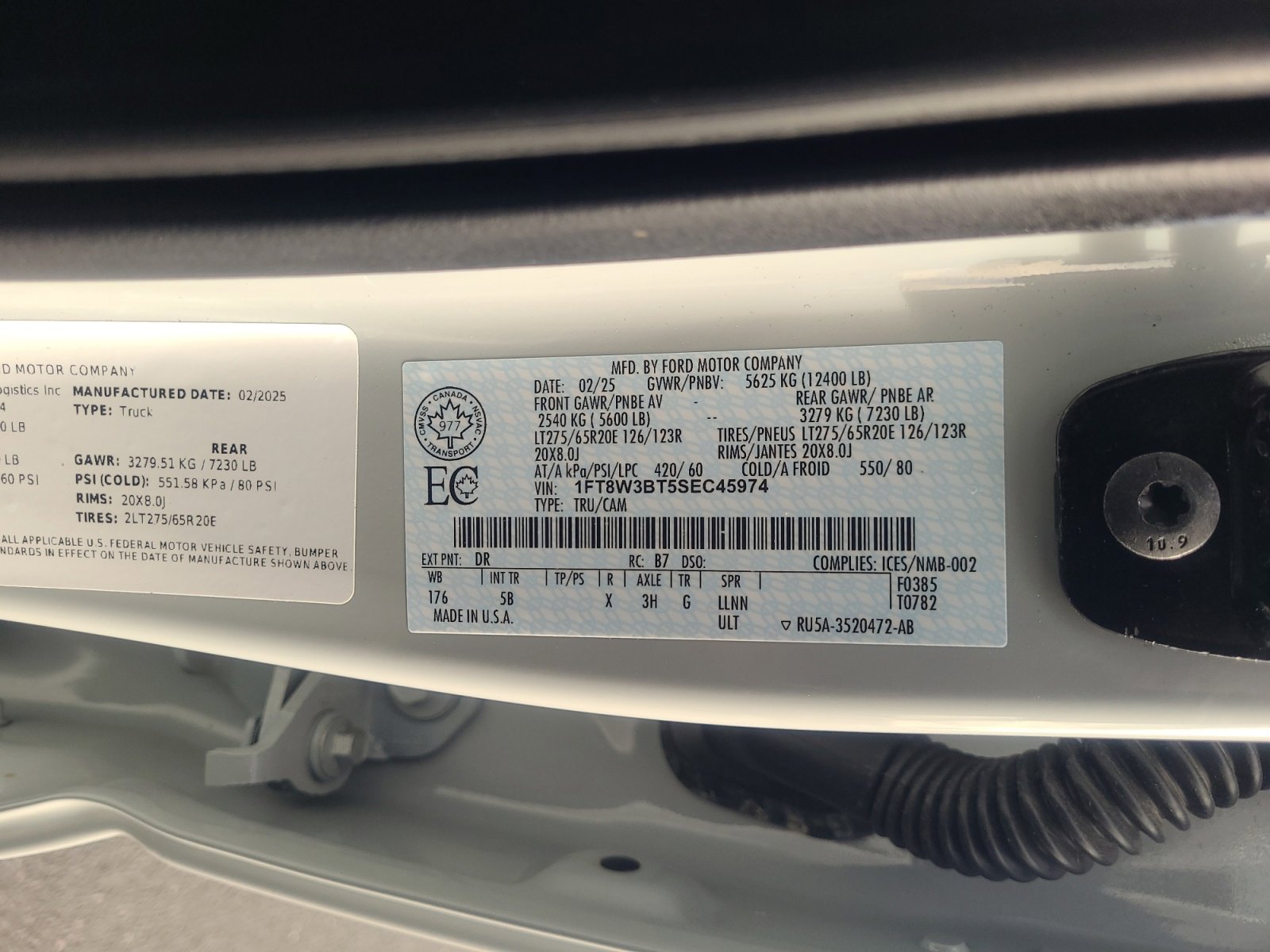 Certified 2025 Ford F350 Lariat w/ Black Appearance Package image 25