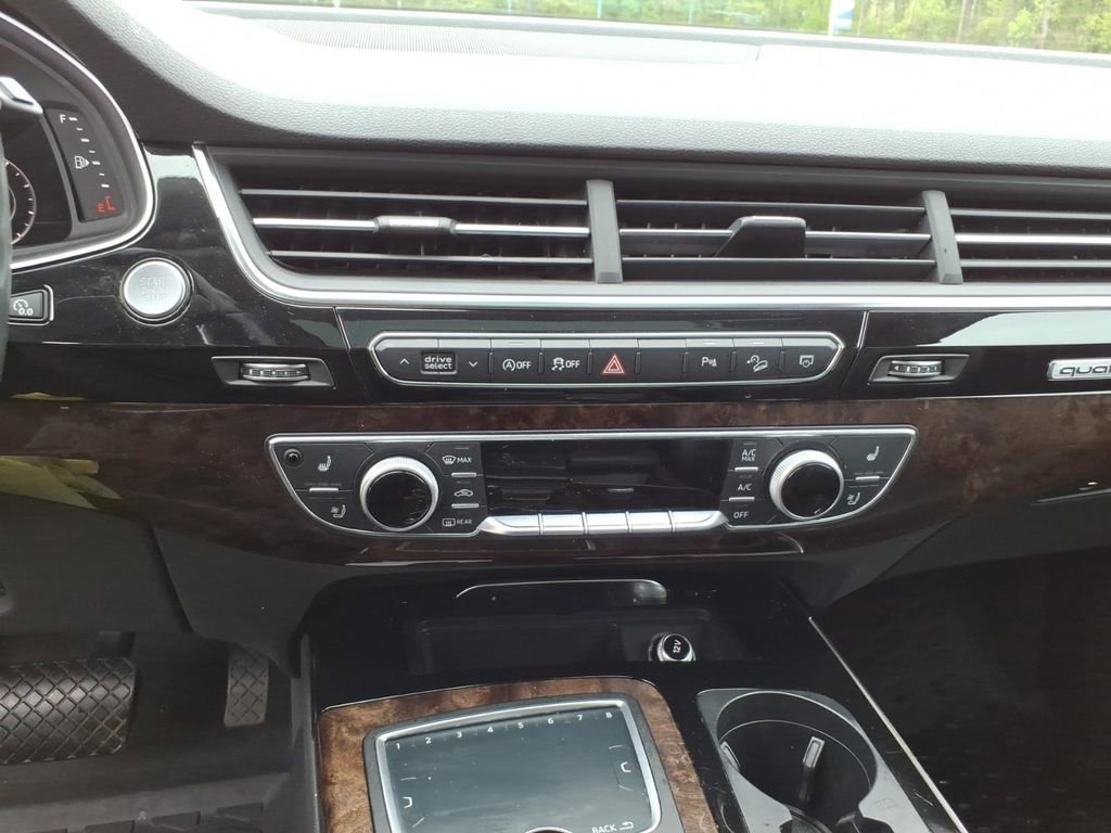 Used 2018 Audi Q7 3.0T Prestige AWD/4WD image 21