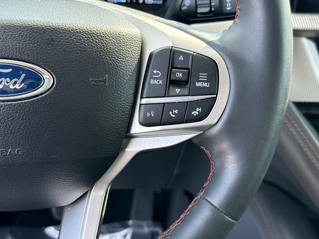 Certified 2025 Ford Explorer Active w/ Active Comfort Package image 16