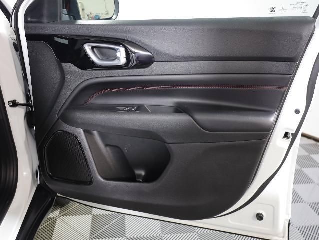 Used 2022 Jeep Compass Trailhawk AWD/4WD image 35
