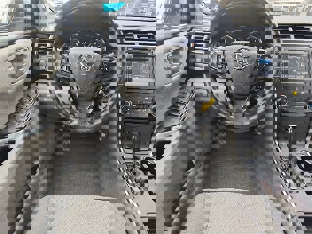 Used 2017 Toyota Camry LE image 9