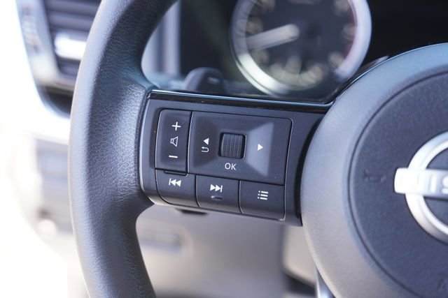 Used 2022 Nissan Rogue SV FWD image 22